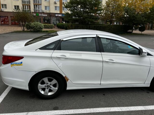 Білий Хендай Соната, об'ємом двигуна 2 л та пробігом 88 тис. км за 7300 $, фото 2 на Automoto.ua