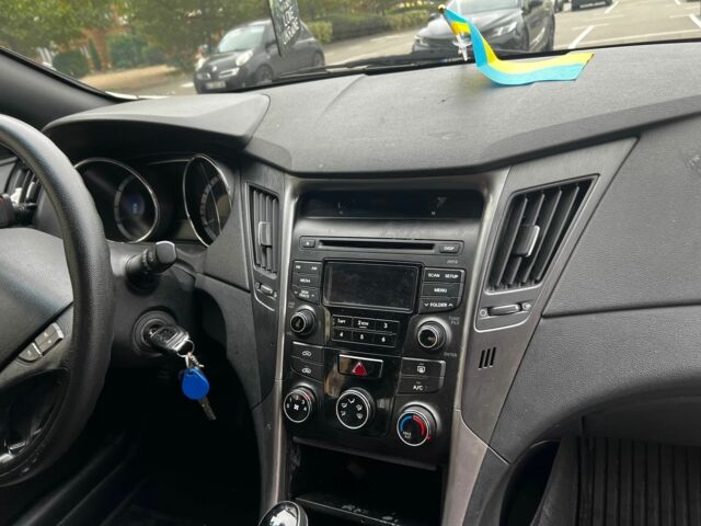 Білий Хендай Соната, об'ємом двигуна 2 л та пробігом 88 тис. км за 7300 $, фото 13 на Automoto.ua