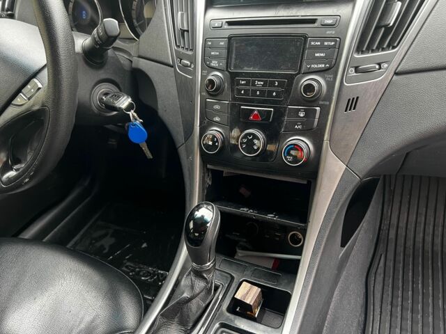 Білий Хендай Соната, об'ємом двигуна 2 л та пробігом 88 тис. км за 7300 $, фото 12 на Automoto.ua