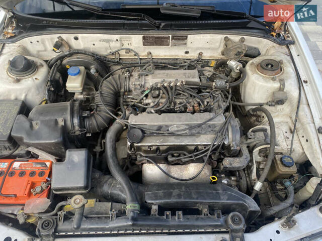 Белый Хендай Соната, объемом двигателя 2 л и пробегом 330 тыс. км за 1700 $, фото 6 на Automoto.ua