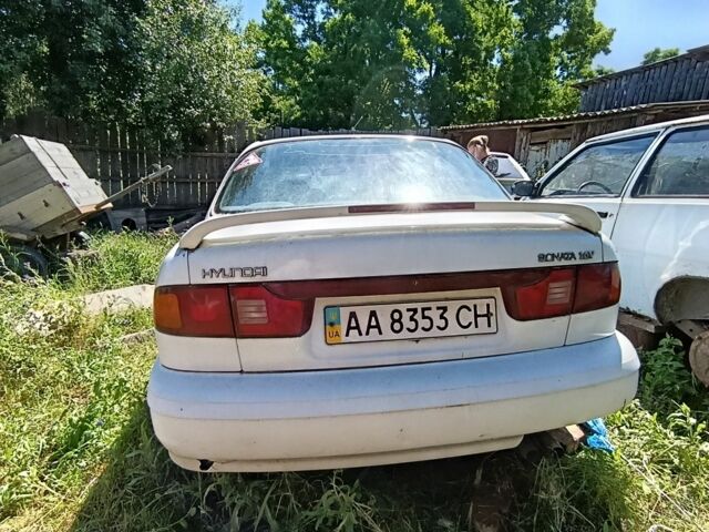 Білий Хендай Соната, об'ємом двигуна 2 л та пробігом 238 тис. км за 800 $, фото 4 на Automoto.ua