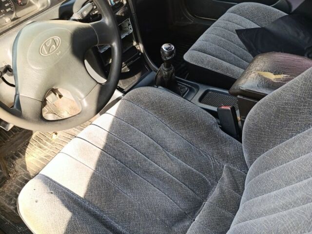 Белый Хендай Соната, объемом двигателя 0 л и пробегом 350 тыс. км за 496 $, фото 6 на Automoto.ua