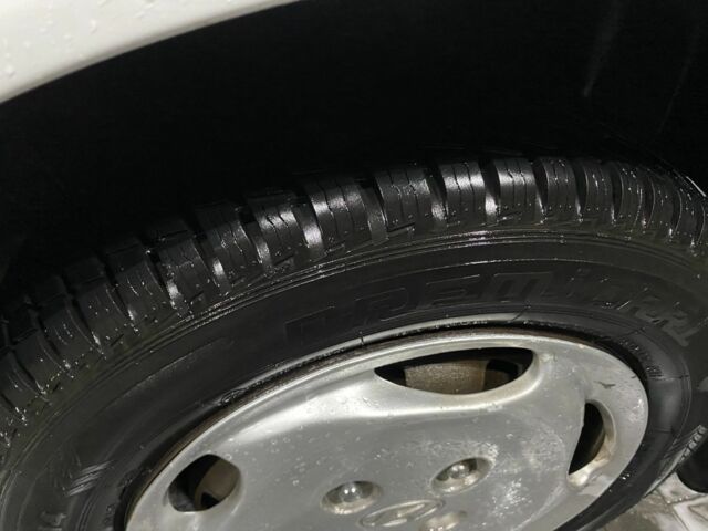 Білий Хендай Соната, об'ємом двигуна 2 л та пробігом 330 тис. км за 987 $, фото 21 на Automoto.ua