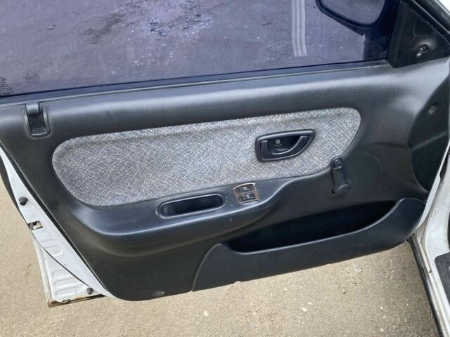 Білий Хендай Соната, об'ємом двигуна 2 л та пробігом 330 тис. км за 987 $, фото 7 на Automoto.ua