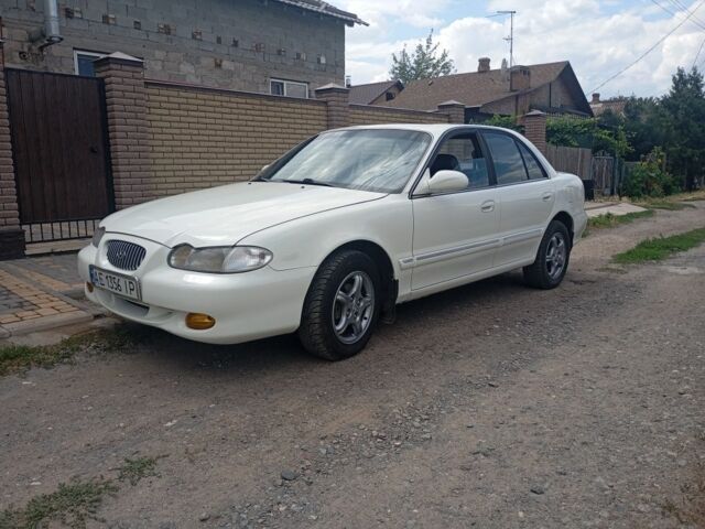 Білий Хендай Соната, об'ємом двигуна 2 л та пробігом 722 тис. км за 2800 $, фото 1 на Automoto.ua