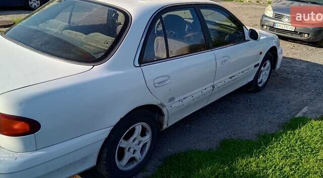 Белый Хендай Соната, объемом двигателя 1.8 л и пробегом 250 тыс. км за 2200 $, фото 5 на Automoto.ua