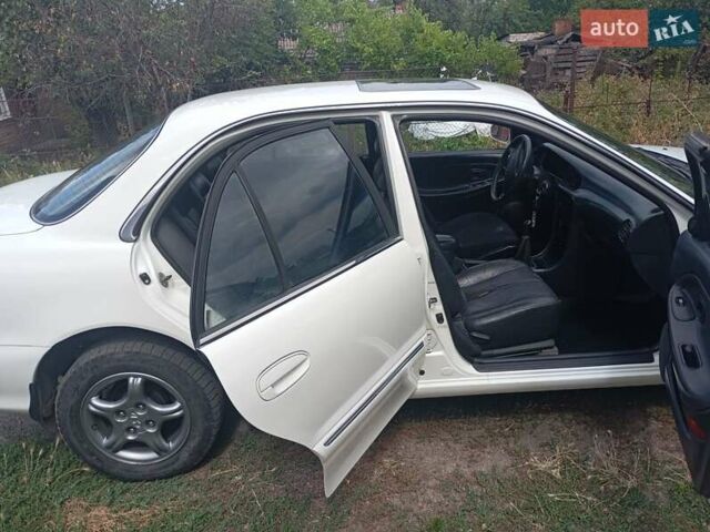 Білий Хендай Соната, об'ємом двигуна 2 л та пробігом 721 тис. км за 2800 $, фото 9 на Automoto.ua