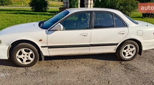 Белый Хендай Соната, объемом двигателя 1.8 л и пробегом 250 тыс. км за 2200 $, фото 8 на Automoto.ua