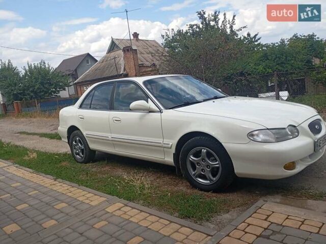 Білий Хендай Соната, об'ємом двигуна 2 л та пробігом 721 тис. км за 2800 $, фото 5 на Automoto.ua