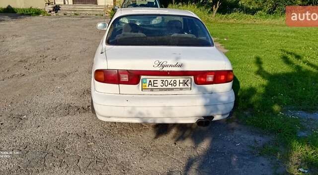 Белый Хендай Соната, объемом двигателя 1.8 л и пробегом 250 тыс. км за 2200 $, фото 9 на Automoto.ua