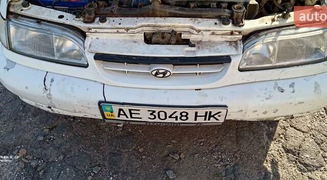 Белый Хендай Соната, объемом двигателя 1.8 л и пробегом 250 тыс. км за 2200 $, фото 1 на Automoto.ua