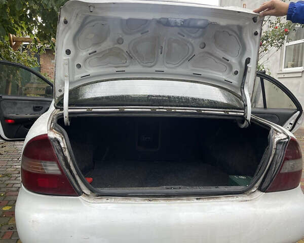 Хендай Соната 1997 у Хмельницькому на Automoto.ua Білий Хендай Соната, об'ємом двигуна 2 л та пробігом 259 тис. км за 1400 $, фото 9 на Automoto.ua