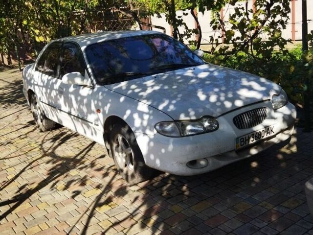 Білий Хендай Соната, об'ємом двигуна 2 л та пробігом 450 тис. км за 2000 $, фото 2 на Automoto.ua