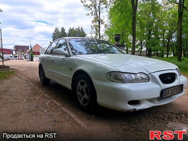 Білий Хендай Соната, об'ємом двигуна 2 л та пробігом 300 тис. км за 1999 $, фото 2 на Automoto.ua