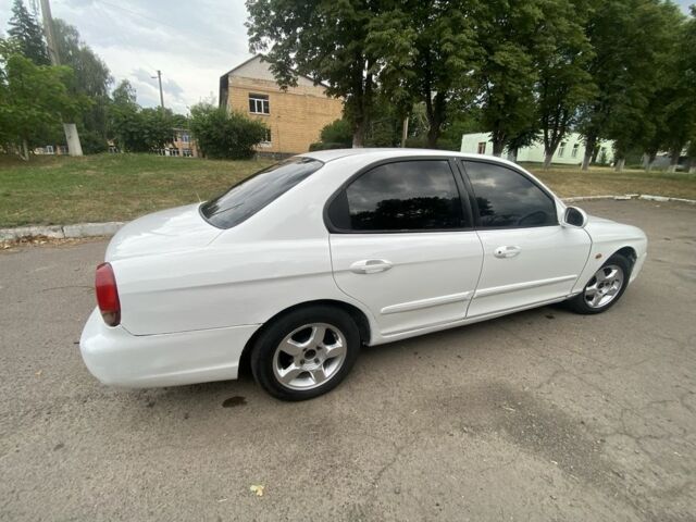 Белый Хендай Соната, объемом двигателя 2 л и пробегом 250 тыс. км за 2800 $, фото 3 на Automoto.ua