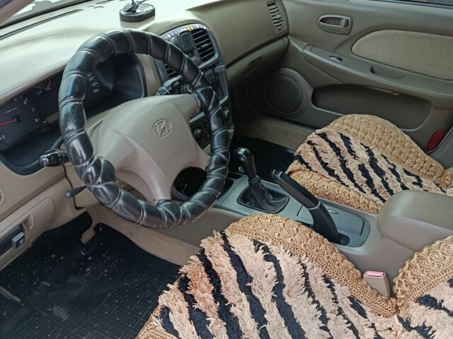 Белый Хендай Соната, объемом двигателя 2 л и пробегом 270 тыс. км за 2799 $, фото 15 на Automoto.ua