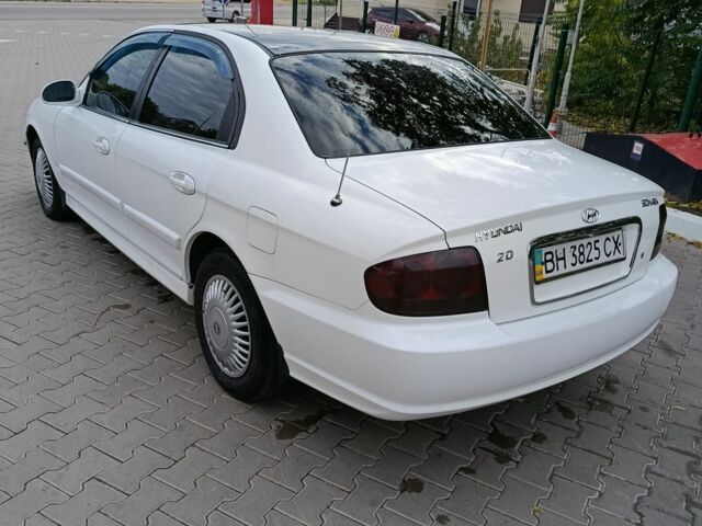 Белый Хендай Соната, объемом двигателя 2 л и пробегом 270 тыс. км за 2799 $, фото 9 на Automoto.ua