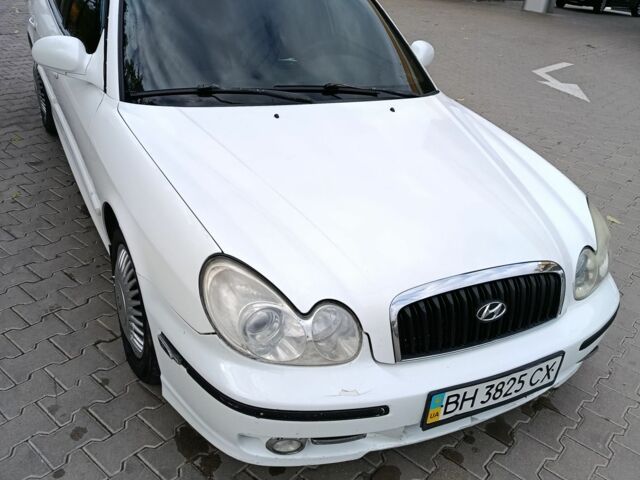 Белый Хендай Соната, объемом двигателя 2 л и пробегом 270 тыс. км за 2799 $, фото 2 на Automoto.ua