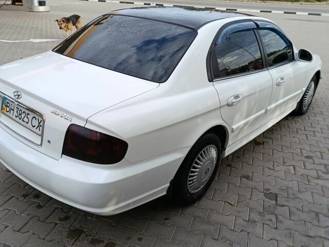 Белый Хендай Соната, объемом двигателя 2 л и пробегом 270 тыс. км за 2799 $, фото 6 на Automoto.ua