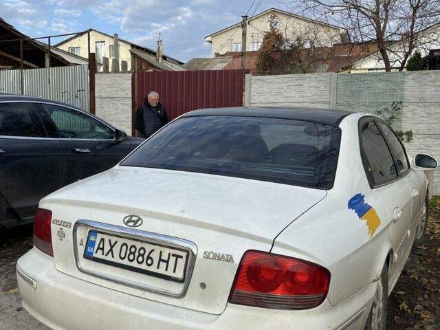 Белый Хендай Соната, объемом двигателя 2.7 л и пробегом 190 тыс. км за 2500 $, фото 3 на Automoto.ua