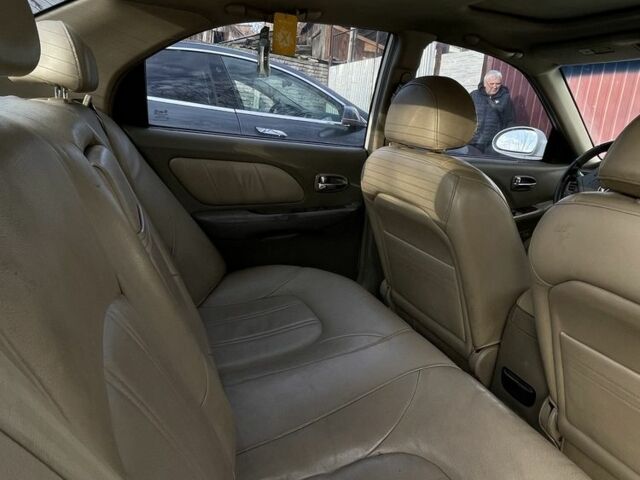 Белый Хендай Соната, объемом двигателя 2.7 л и пробегом 190 тыс. км за 2500 $, фото 6 на Automoto.ua