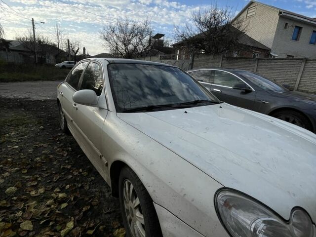 Белый Хендай Соната, объемом двигателя 2.7 л и пробегом 190 тыс. км за 2500 $, фото 2 на Automoto.ua