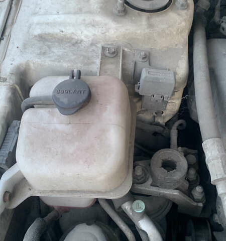 Белый Хендай Соната, объемом двигателя 2 л и пробегом 230 тыс. км за 6300 $, фото 9 на Automoto.ua