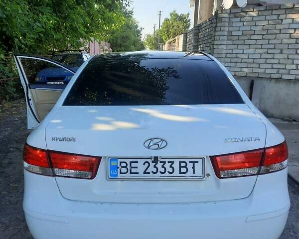 Хендай Соната 2008 в Николаеве на Automoto.ua Белый Хендай Соната, объемом двигателя 2 л и пробегом 400 тыс. км за 4750 $, фото 5 на Automoto.ua
