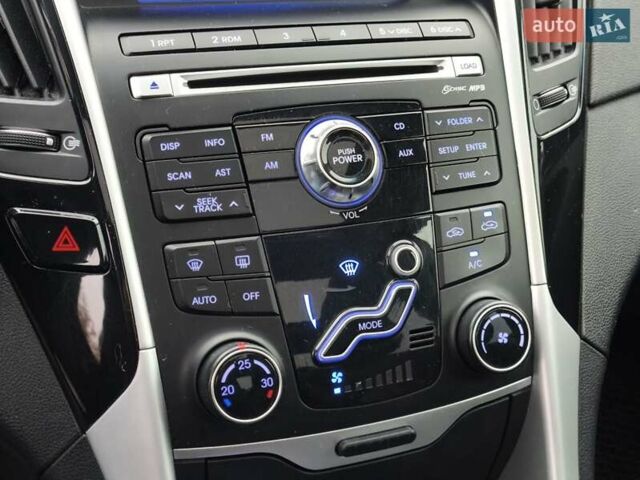 Белый Хендай Соната, объемом двигателя 2.4 л и пробегом 163 тыс. км за 9999 $, фото 21 на Automoto.ua