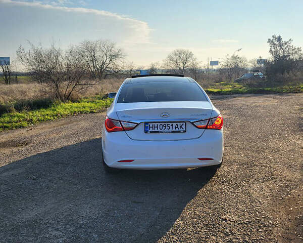 Білий Хендай Соната, об'ємом двигуна 2.4 л та пробігом 226 тис. км за 8000 $, фото 9 на Automoto.ua