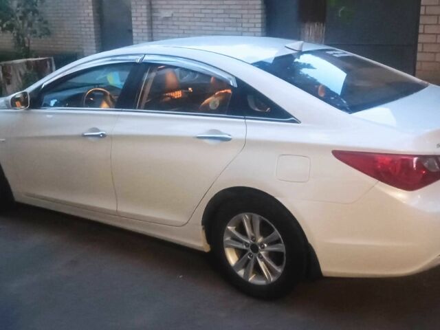 Білий Хендай Соната, об'ємом двигуна 2 л та пробігом 3 тис. км за 8500 $, фото 10 на Automoto.ua