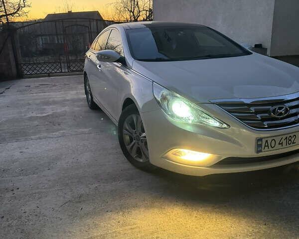 Білий Хендай Соната, об'ємом двигуна 2 л та пробігом 120 тис. км за 9700 $, фото 7 на Automoto.ua