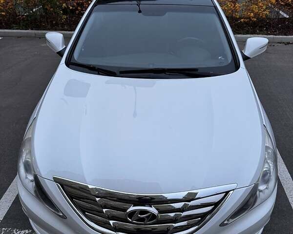 Белый Хендай Соната, объемом двигателя 2.4 л и пробегом 224 тыс. км за 9900 $, фото 7 на Automoto.ua