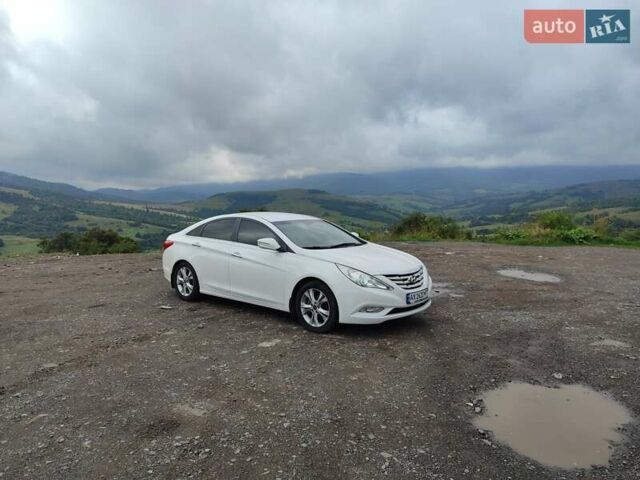 Білий Хендай Соната, об'ємом двигуна 2.4 л та пробігом 148 тис. км за 9500 $, фото 7 на Automoto.ua