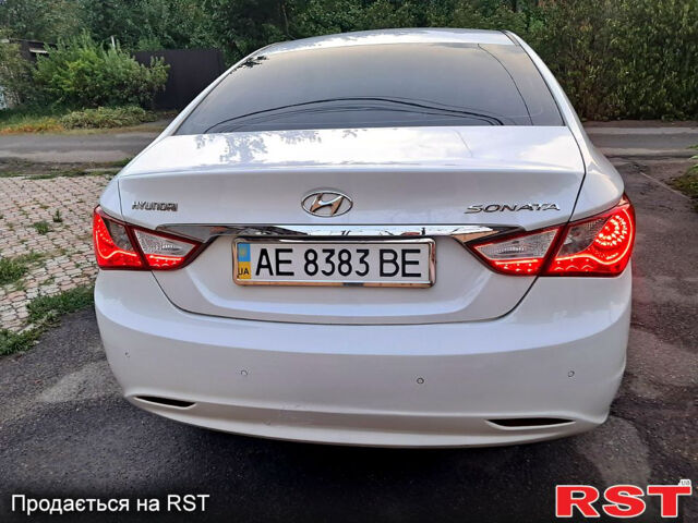Білий Хендай Соната, об'ємом двигуна 2 л та пробігом 152 тис. км за 9300 $, фото 5 на Automoto.ua