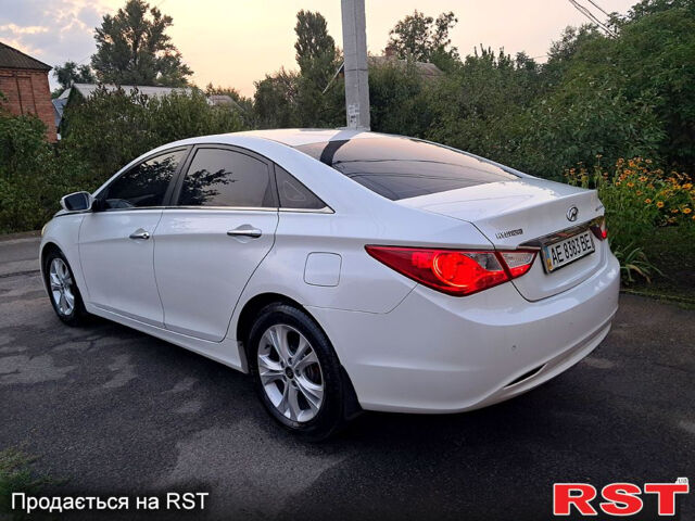 Білий Хендай Соната, об'ємом двигуна 2 л та пробігом 152 тис. км за 9300 $, фото 3 на Automoto.ua