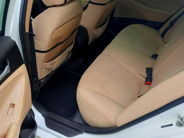 Белый Хендай Соната, объемом двигателя 2.4 л и пробегом 160 тыс. км за 8000 $, фото 6 на Automoto.ua