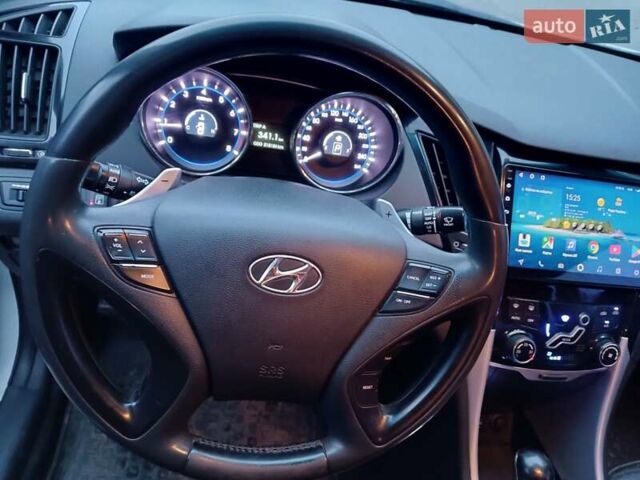 Білий Хендай Соната, об'ємом двигуна 2.36 л та пробігом 218 тис. км за 6700 $, фото 14 на Automoto.ua