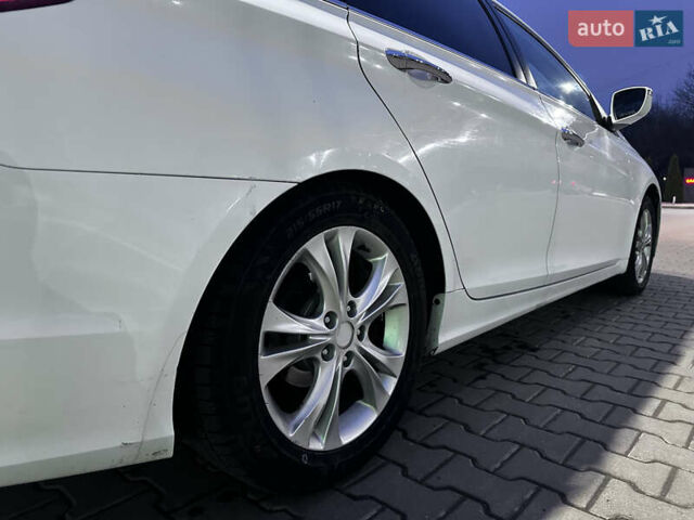 Белый Хендай Соната, объемом двигателя 2.36 л и пробегом 349 тыс. км за 7400 $, фото 14 на Automoto.ua