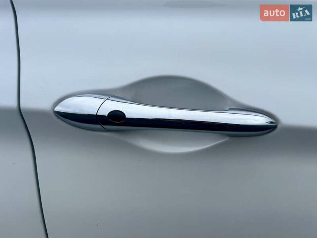 Білий Хендай Соната, об'ємом двигуна 2.4 л та пробігом 275 тис. км за 7600 $, фото 11 на Automoto.ua
