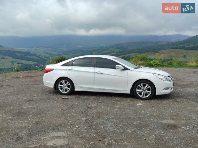 Білий Хендай Соната, об'ємом двигуна 2.4 л та пробігом 148 тис. км за 9500 $, фото 5 на Automoto.ua