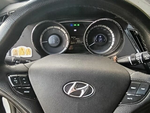 Білий Хендай Соната, об'ємом двигуна 2 л та пробігом 385 тис. км за 8750 $, фото 12 на Automoto.ua