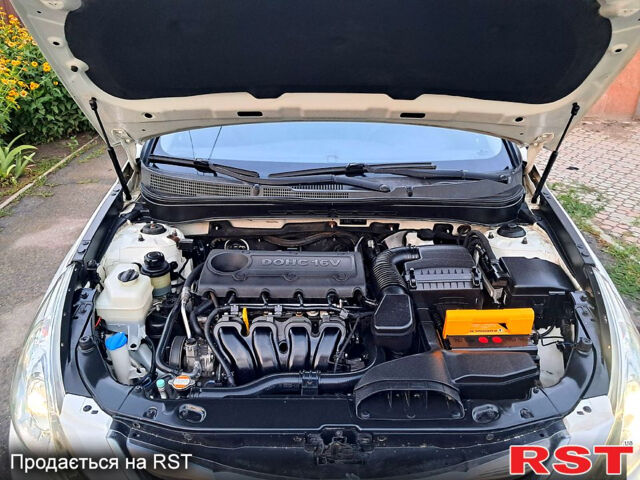 Білий Хендай Соната, об'ємом двигуна 2 л та пробігом 152 тис. км за 9300 $, фото 11 на Automoto.ua