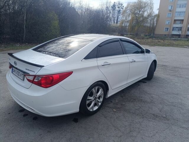 Білий Хендай Соната, об'ємом двигуна 2.36 л та пробігом 205 тис. км за 8800 $, фото 4 на Automoto.ua