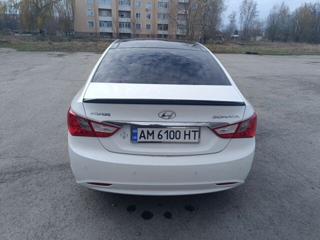 Білий Хендай Соната, об'ємом двигуна 2.36 л та пробігом 205 тис. км за 8800 $, фото 3 на Automoto.ua