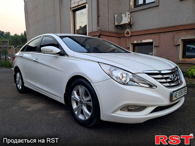 Білий Хендай Соната, об'ємом двигуна 2 л та пробігом 152 тис. км за 9300 $, фото 6 на Automoto.ua