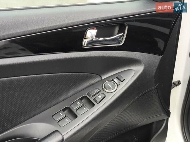 Белый Хендай Соната, объемом двигателя 2.4 л и пробегом 163 тыс. км за 9999 $, фото 11 на Automoto.ua