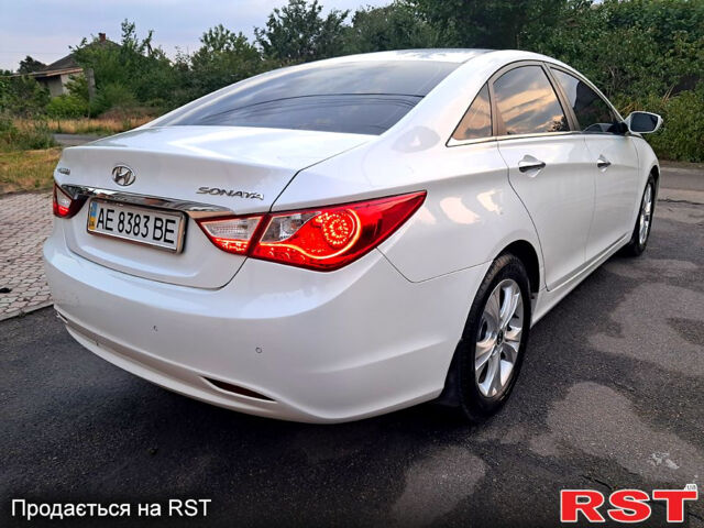 Білий Хендай Соната, об'ємом двигуна 2 л та пробігом 152 тис. км за 9300 $, фото 4 на Automoto.ua
