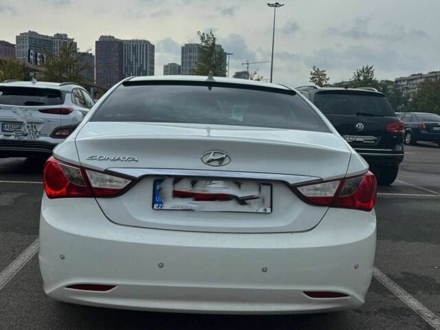 Белый Хендай Соната, объемом двигателя 2.4 л и пробегом 115 тыс. км за 7000 $, фото 2 на Automoto.ua