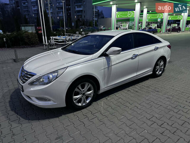 Белый Хендай Соната, объемом двигателя 2.36 л и пробегом 349 тыс. км за 7400 $, фото 15 на Automoto.ua